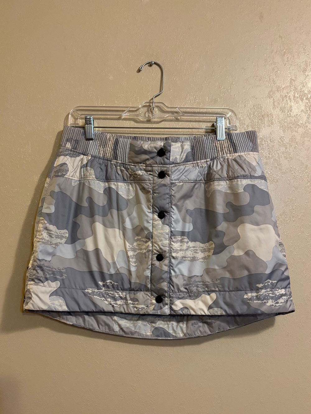 Stio women’s Skycrest Insulated Snap Skirt sz L